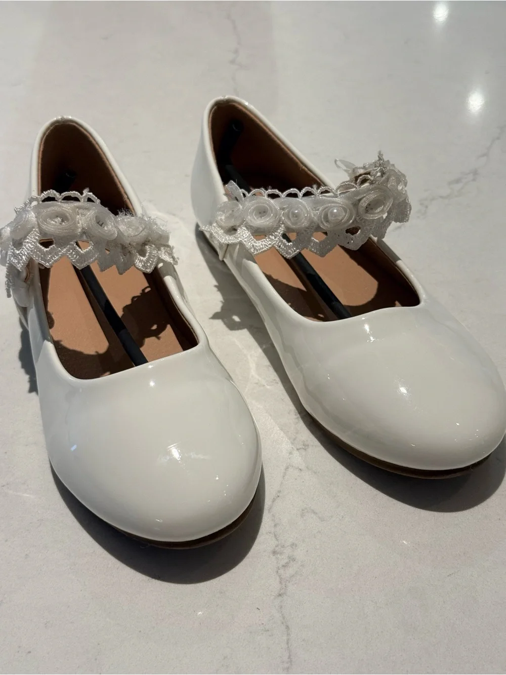 Tulleen Girls' White Patent Mary Jane Shoes with Lace Strap